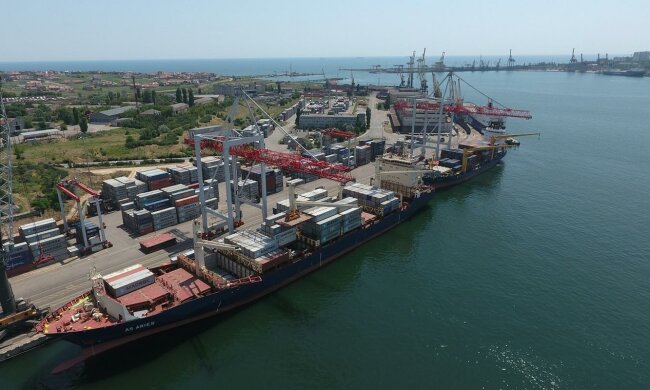 Chornomorsk Fishing Port, to which international shipping companies returned, is under arrest